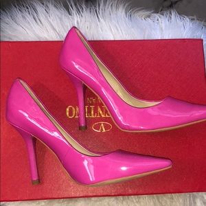 Glossy Hot Pink Patent Leather Point Toe Pumps